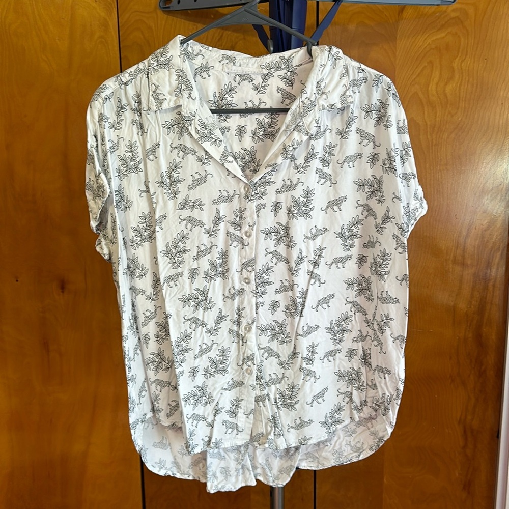 Jungle themed button down